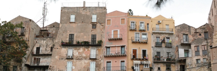 Cagliari, edificios en el barrio de Castello